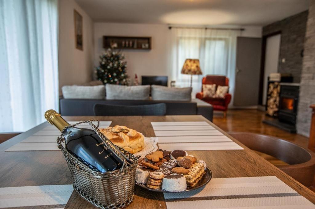 Holiday House On The Riverside Огулин Екстериор снимка